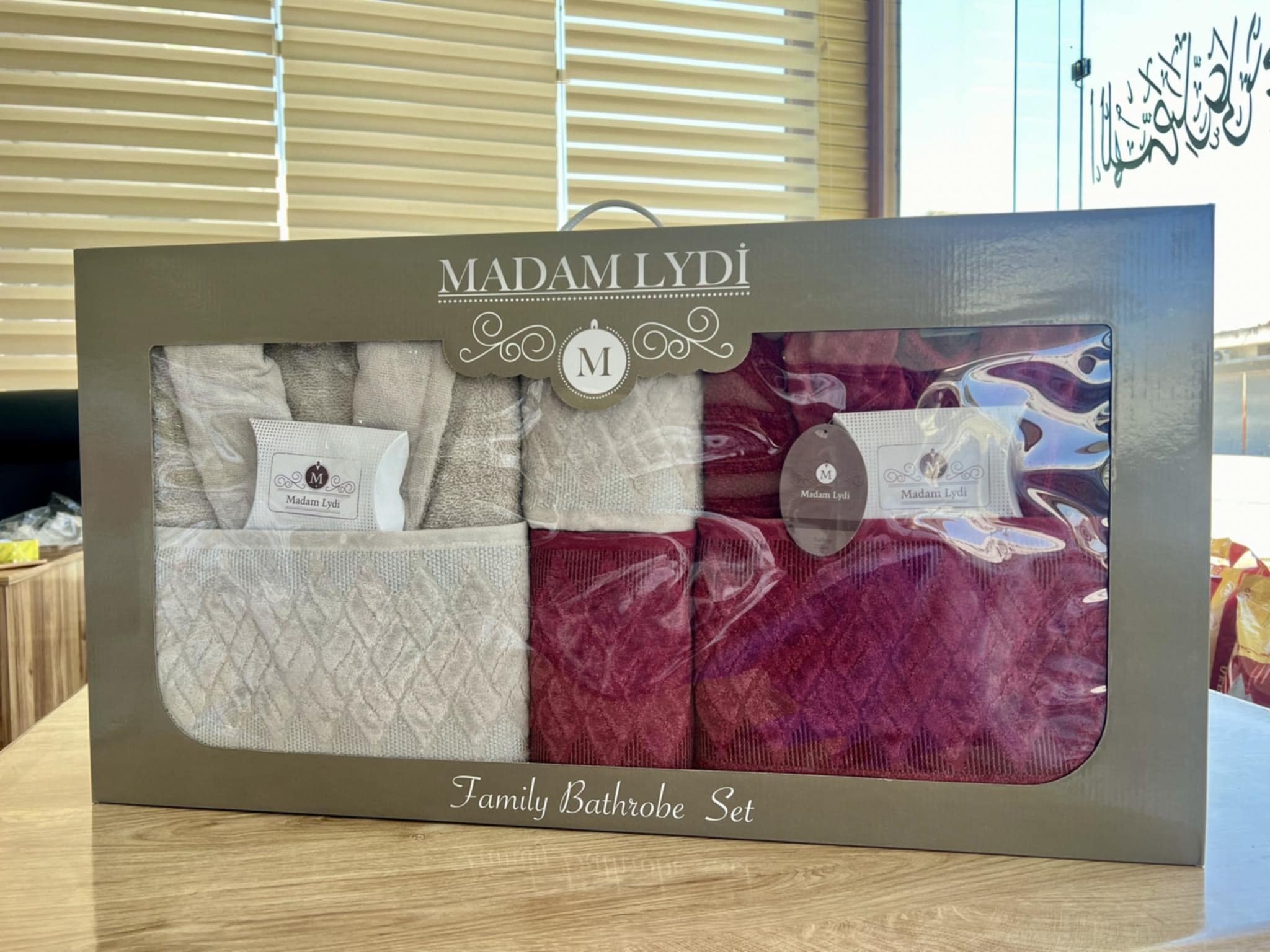 Cape de Bain Madam Lydi 6 Pièces – Homme & Femme (Greige / Bordeaux)